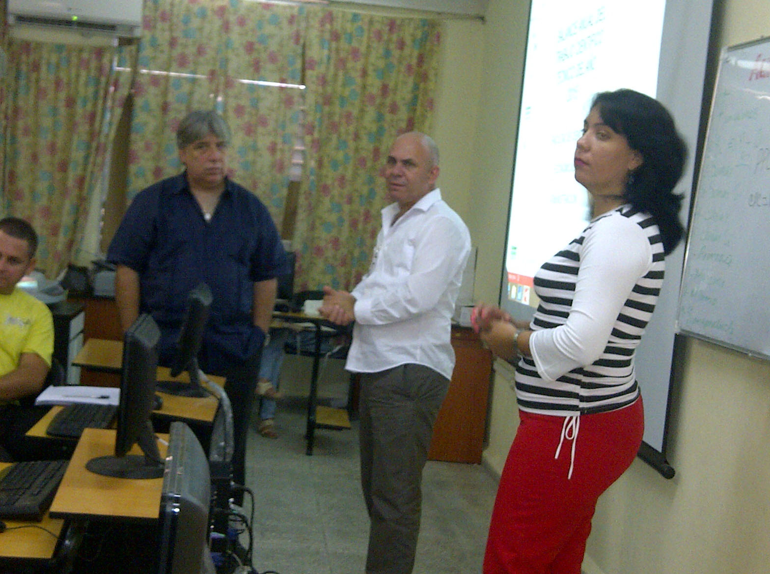 Recientemente, la Facultad de Ciencias Económicas y Administración (FACCEA) de la Universidad de Holguín sostuvo un encuentro con el Vicepresidente Nacional de la ANEC, el Dr. C Francisco Borrás Atienzar, en la sede Oscar Lucero Moya. Desarrollado en la Sede "Oscar Lucero Moya", el 22 de enero de 2016. UHO FOTO/Daniurka Parra Rojas