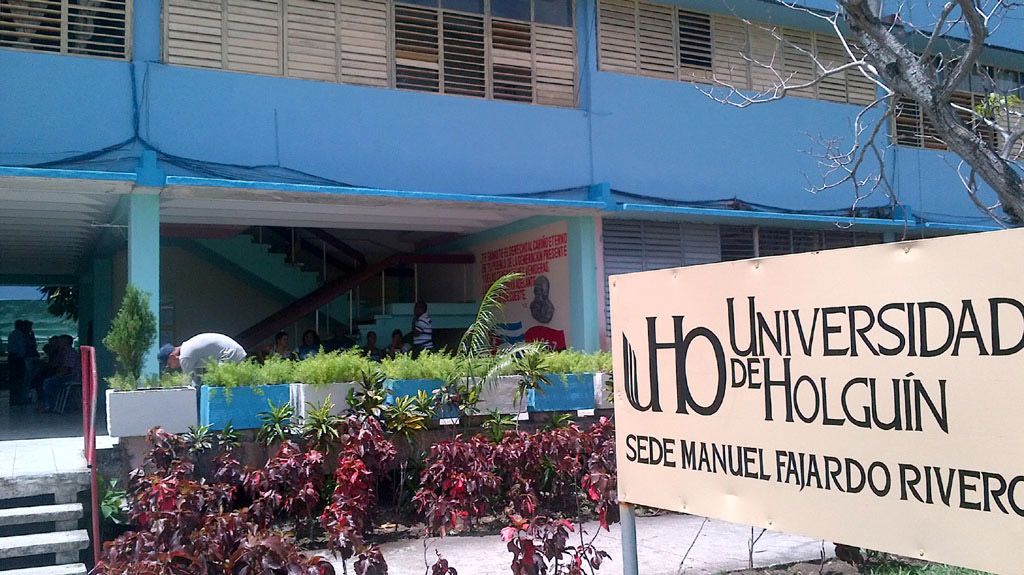 La sede Manuel Fajardo no solo recibe a los ponentes del evento, sino que se engalana para este VII Taller Internacional "Músculo del cuerpo, músculo del alma". Desarrollado en la sede Manuel Fajardo, el 25 de mayo de 2016. Foto: Yudith Rojas Tamayo