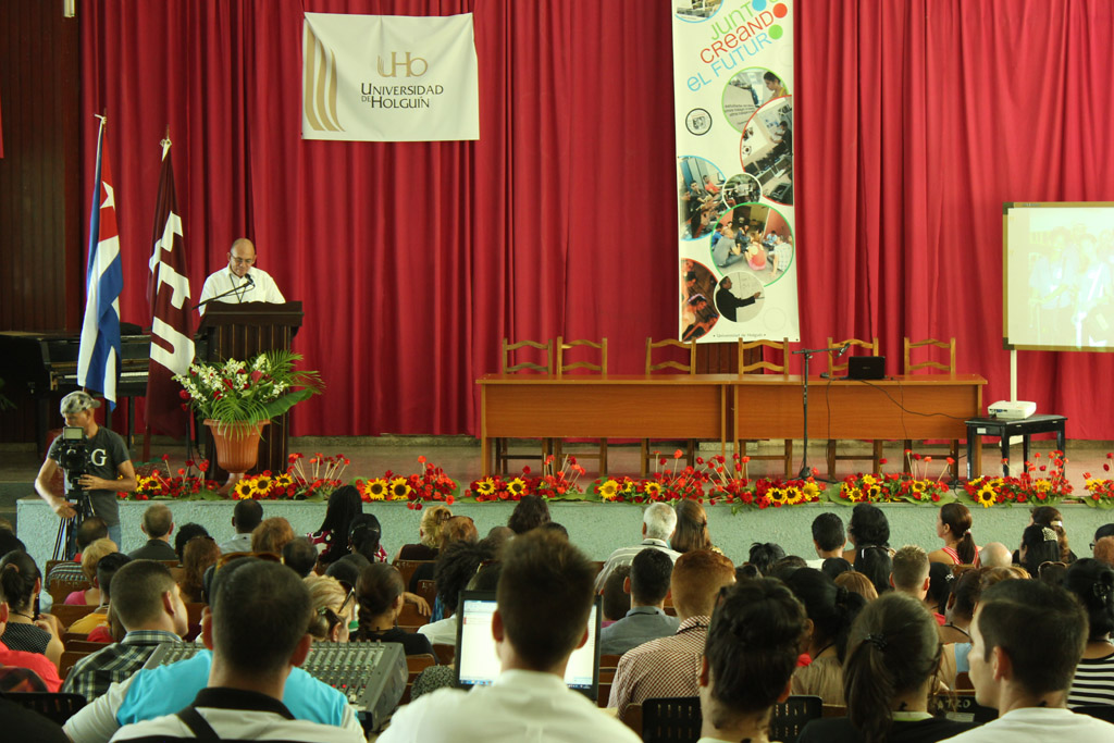 Acto de apertura oficial de la edición 29 del Fórum Nacional de Estudiantes de Ciencias Pedagógicas a la Universidad de Holguín. Sede José de la Luz y Caballero el 22 de junio. UHO FOTO/Torralbas..