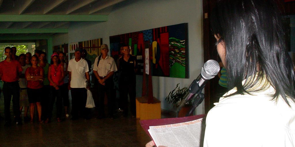 Trabajadores de la Universidad de Holguín ratifican declaraciones cubanas contra medidas anunciadas por Donald Trump. Martes 20 de junio de 2017. UHO FOTO/Francisco Rojas González.