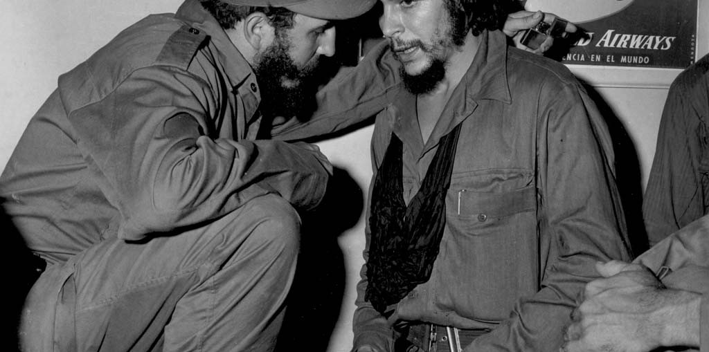 Primer encuentro entre los Comandantes Fidel Castro y Ernesto Guevara tras el triunfo revolucionario. Ciudad de Camagüey, 5 de enero de 1959