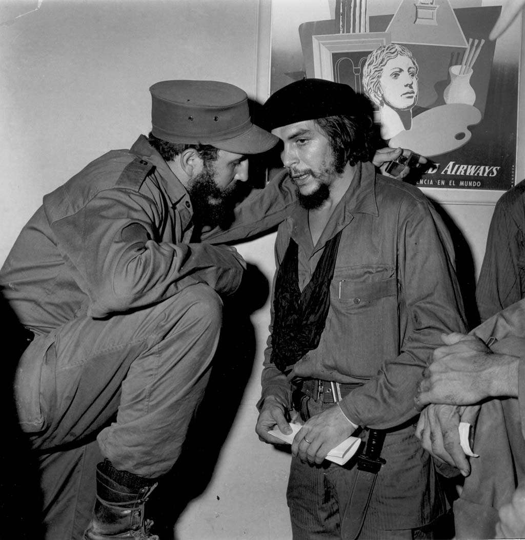 Primer encuentro entre los Comandantes Fidel Castro y Ernesto Guevara tras el triunfo revolucionario. Ciudad de Camagüey, 5 de enero de 1959