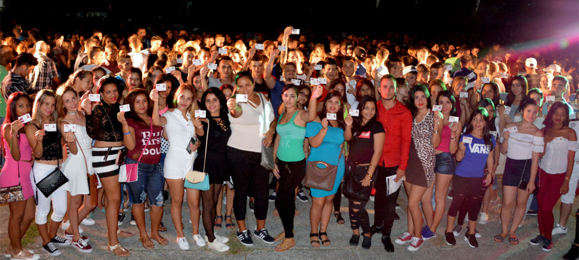 Acto de ingreso a la FEU de estudiantes de primer año de la Universidad de Holguín, efectuado en la sede Oscar Lucero Moya, el 27 de septiembre de 2018. UHo FOTO/Luis Ernesto Ruiz Martínez/Dircom.