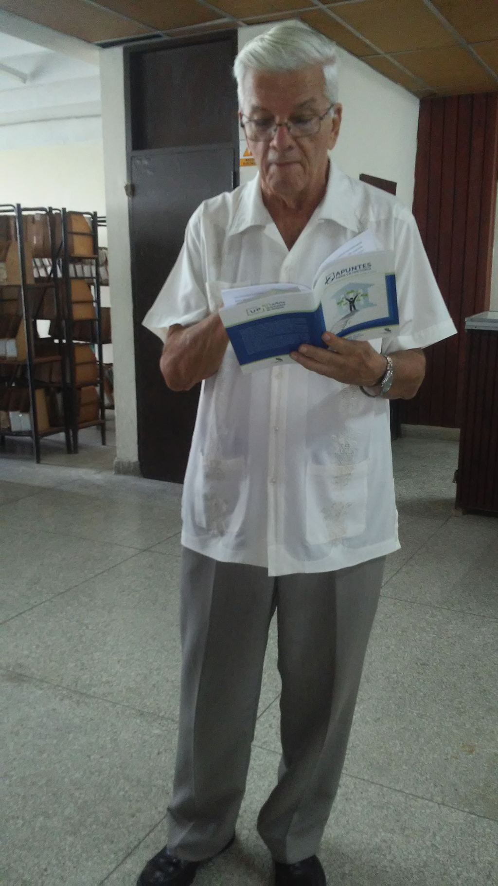 Presentación del libro "Apuntes para la historia de la Universidad en Holguín", por el Dr.C. Roberto Rodríguez Córdova. Desarrollado en la sede Oscar Lucero Moya, el 05 de dciembre de 2018-UHO/Foto: Yudith Rojas Tamayo