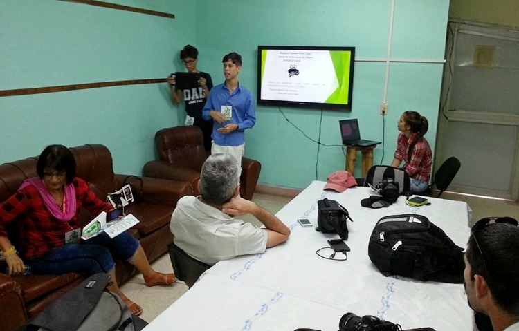 Lázaro, estudiante de Periodismo en evento Fotofest