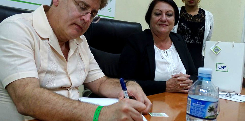 Perry John Calderwood, embajador de Canadá en Cuba, realiza visita a la Universidad de Holguín. UHo FOTO/Yusmel Pérez Figueredo.