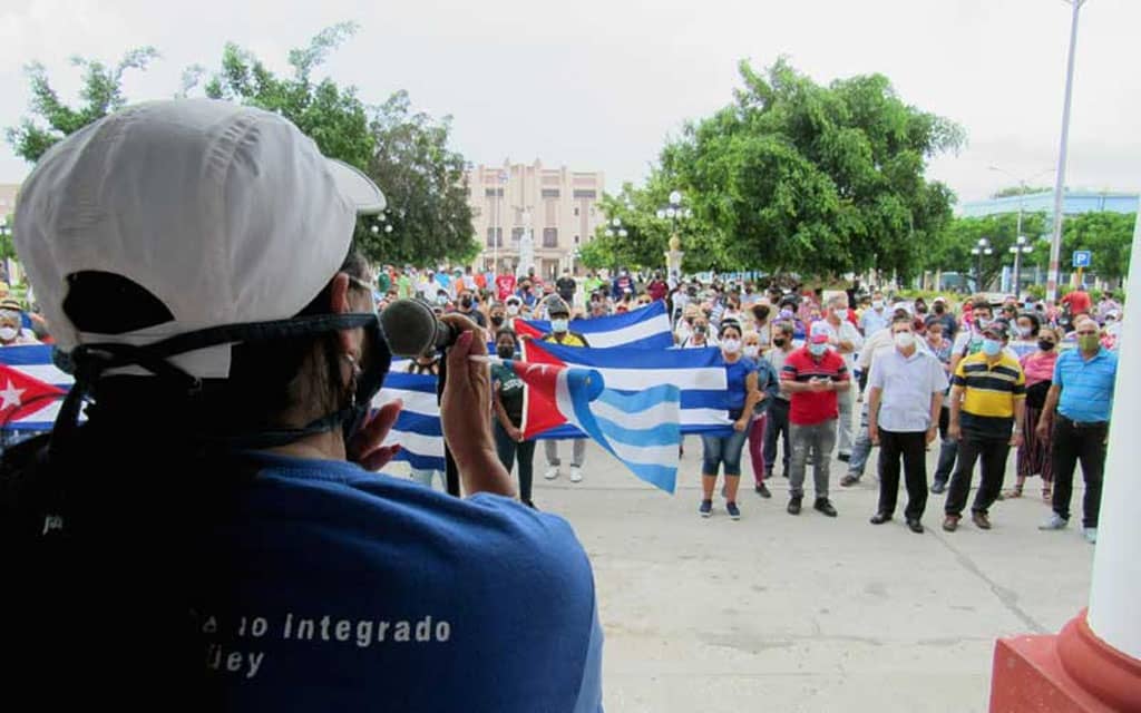 Holguineros levantaron sus voces y con actos de apoyo a la Revolución cubana