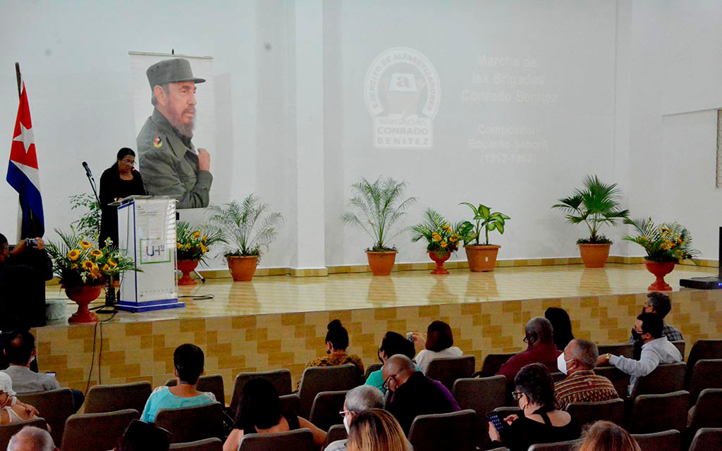 Acto por el Día del educador en la Universidad de Holguín. Desarrollado en la sede José de la Luz y Caballero, el 15 de diciembre de 2021. UHo FOTO/Luis Ernesto Ruiz Martínez