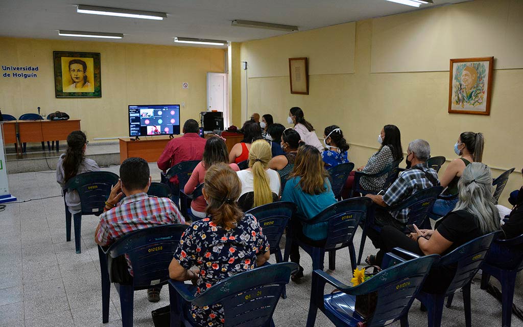 e somete a evaluación externa la carrera Gestión Sociocultural para el Desarrollo