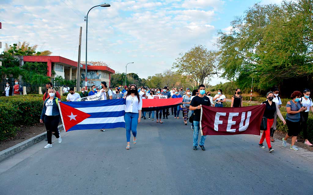 Holguín: homenaje universitario a José Antonio Echeverría