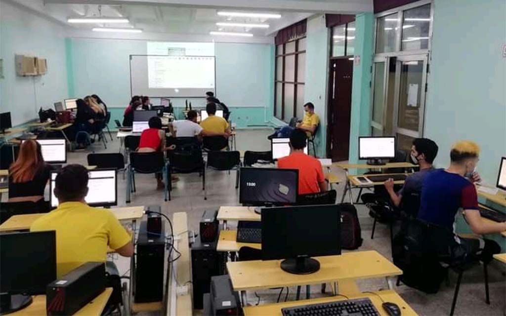 Buen resultado para la universidad en Concurso de Programación ICPC