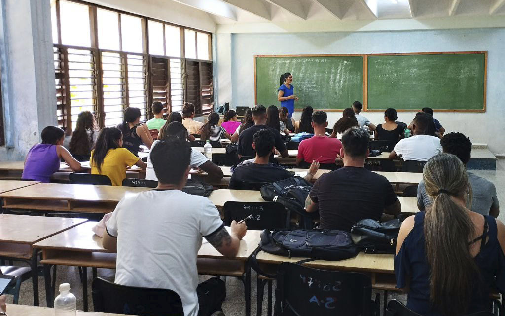 De vuelta a las aulas en la Universidad de Holguín