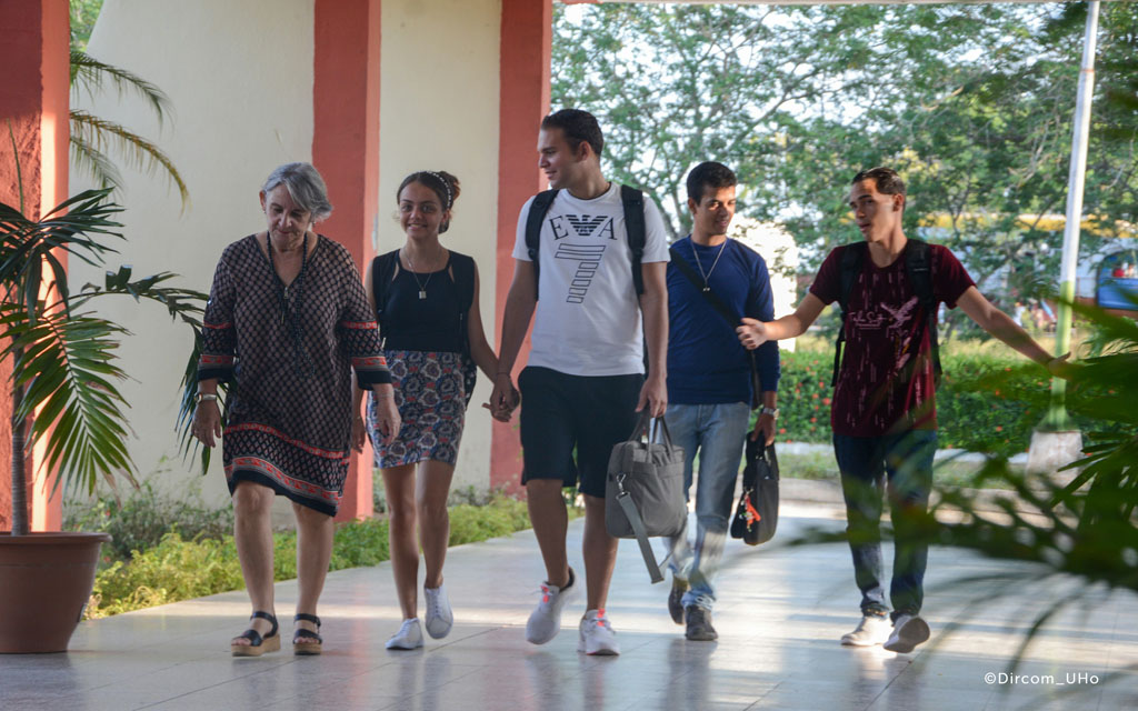 Reinician actividades docentes en la Universidad de Holguín